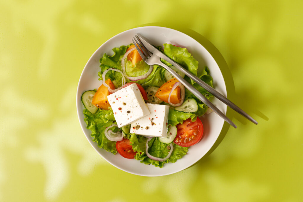 Gut-healthy Greek salad